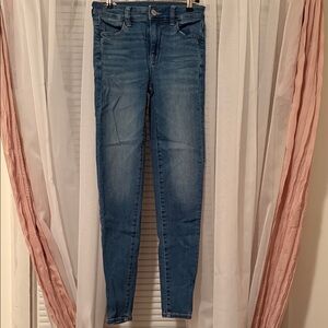 American Eagle - Light Wash Skinny Jeans